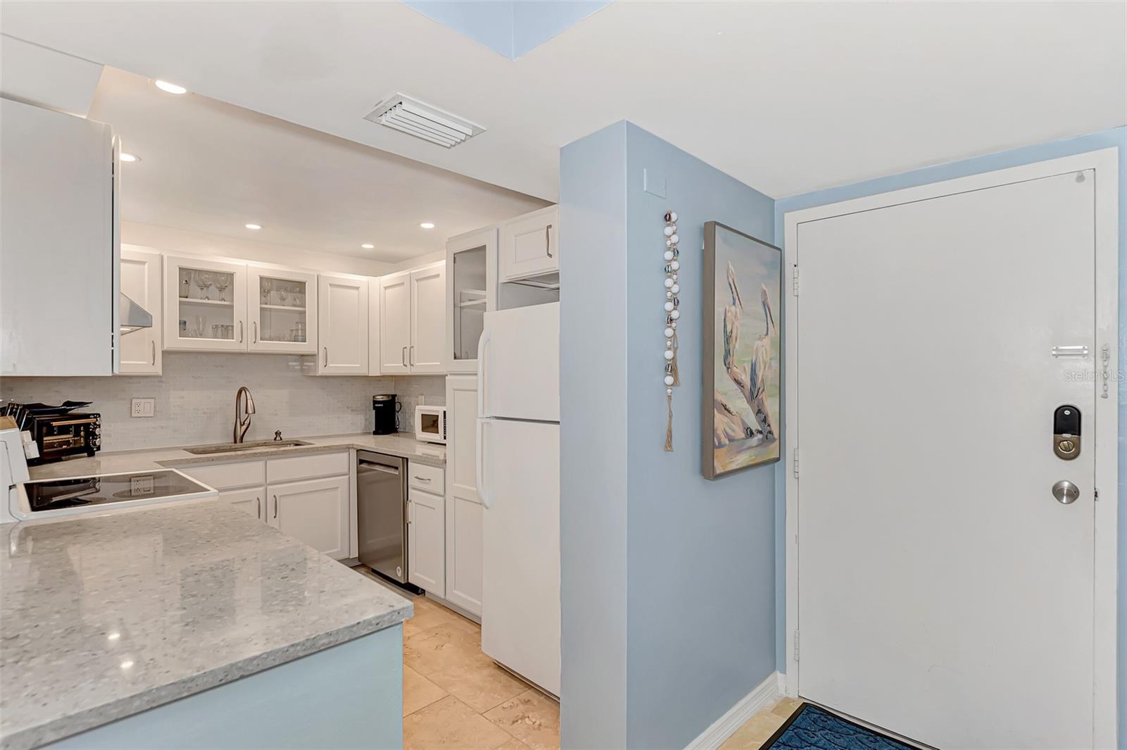 HARBOR TOWERS Y & R - Residential Lease