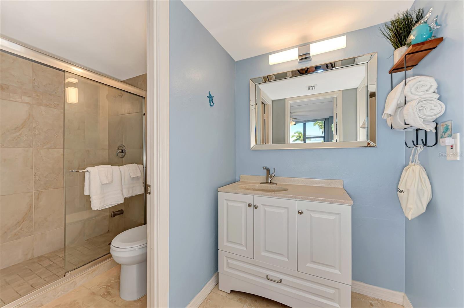 HARBOR TOWERS Y & R - Residential Lease