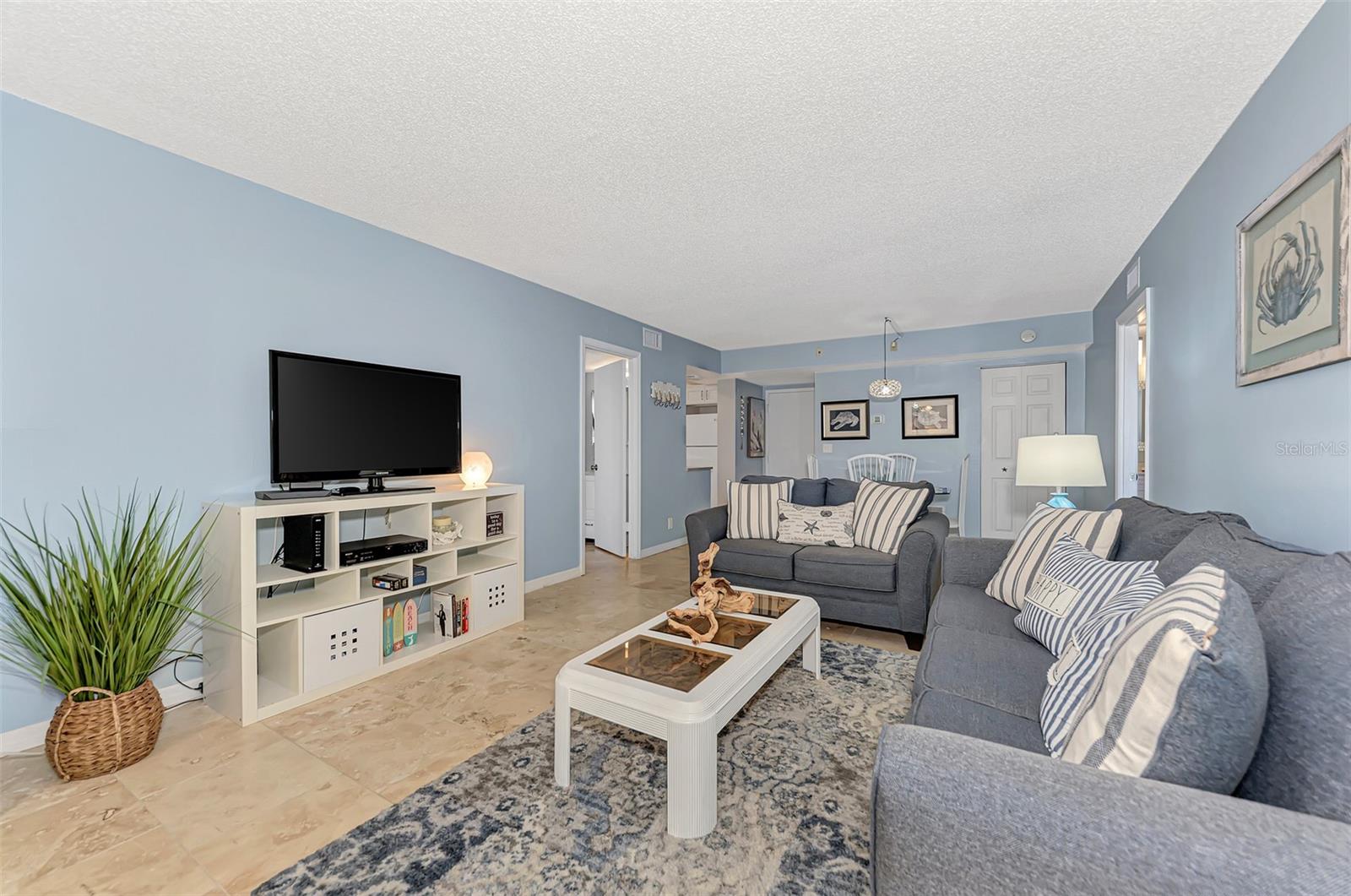 HARBOR TOWERS Y & R - Residential Lease