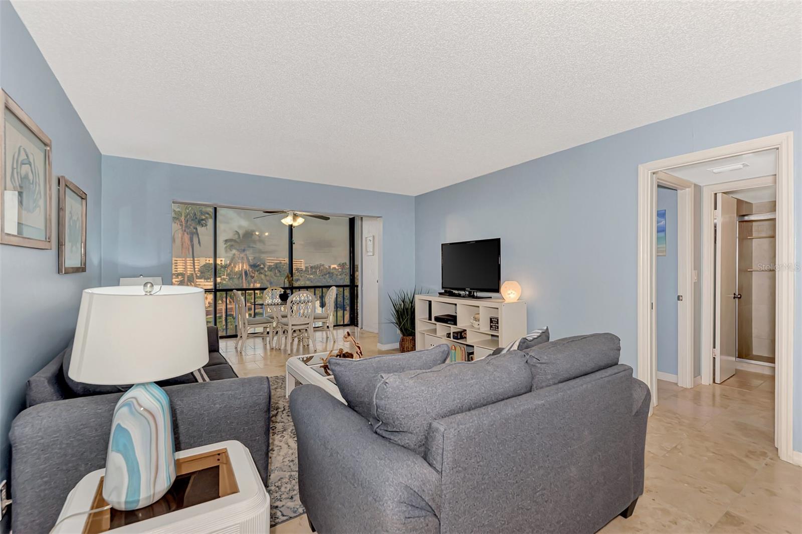 HARBOR TOWERS Y & R - Residential Lease