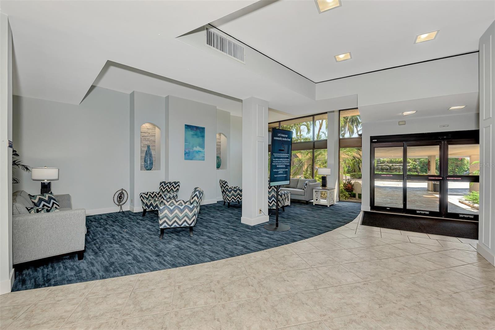 HARBOR TOWERS Y & R - Residential Lease