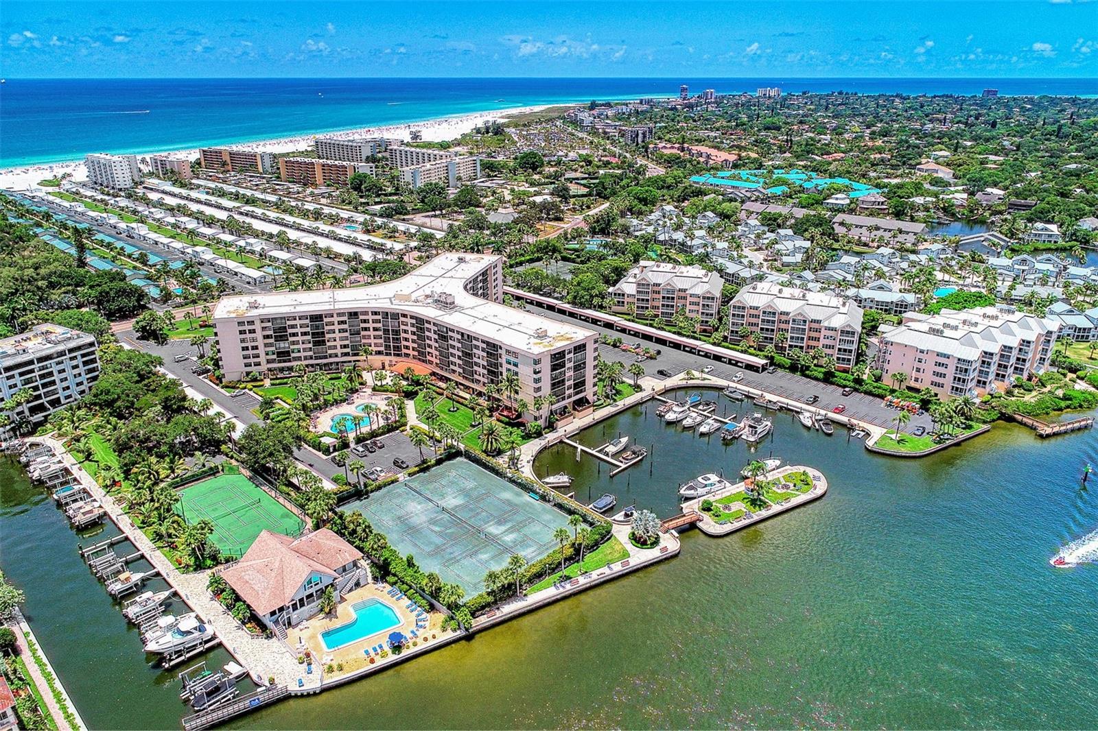 HARBOR TOWERS Y & R - Residential Lease