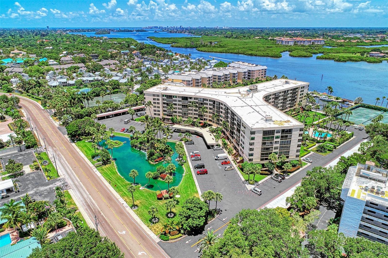 HARBOR TOWERS Y & R - Residential Lease