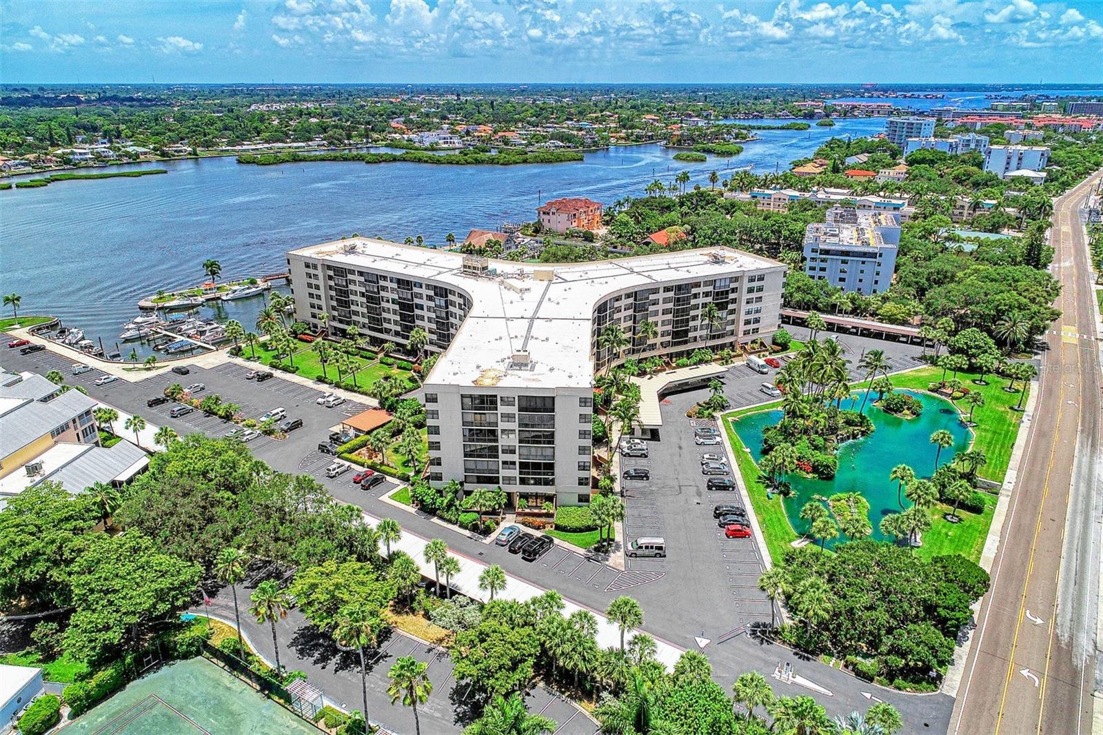 HARBOR TOWERS Y & R - Residential Lease