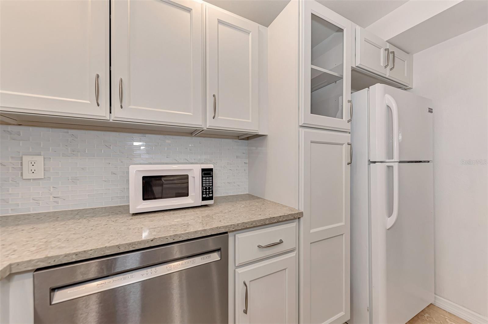 HARBOR TOWERS Y & R - Residential Lease