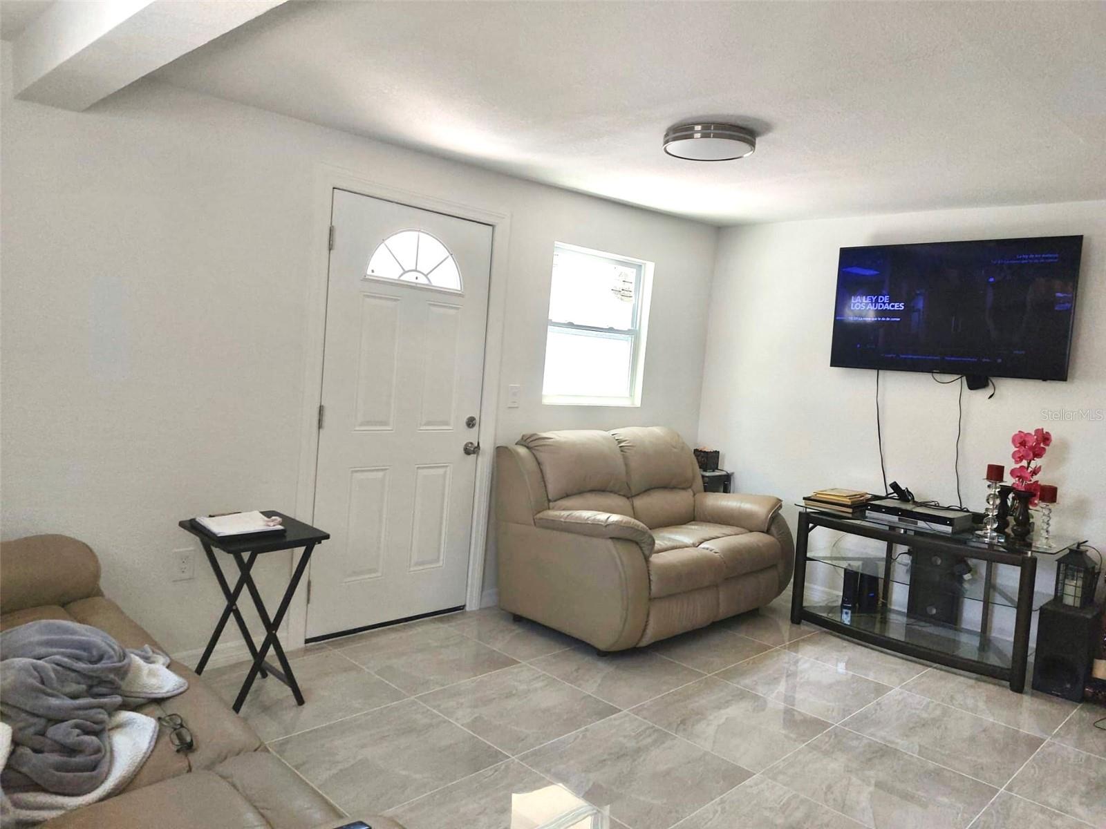 2136 W RAMBLA STREET