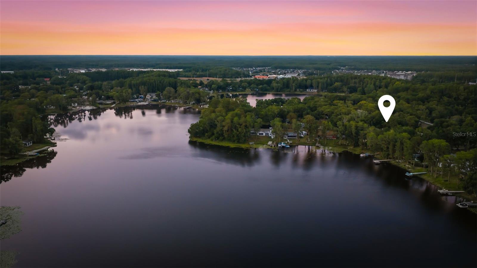 LAKE MINEOLA - Residential