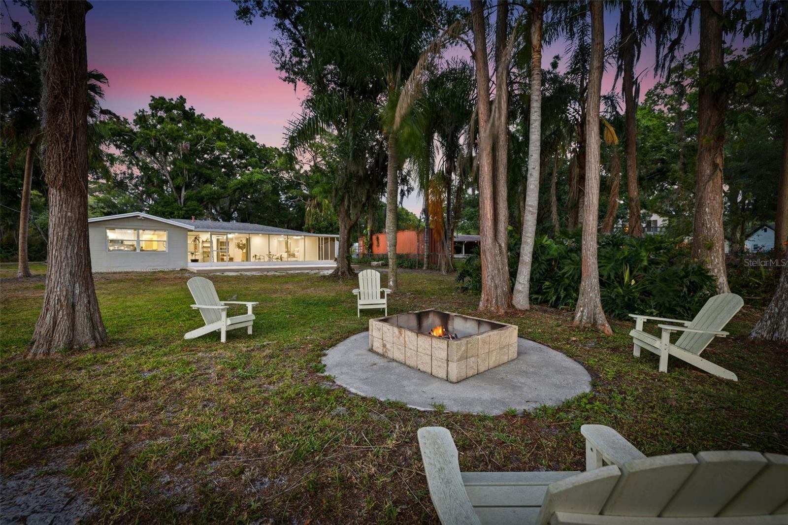 LAKE MINEOLA - Residential