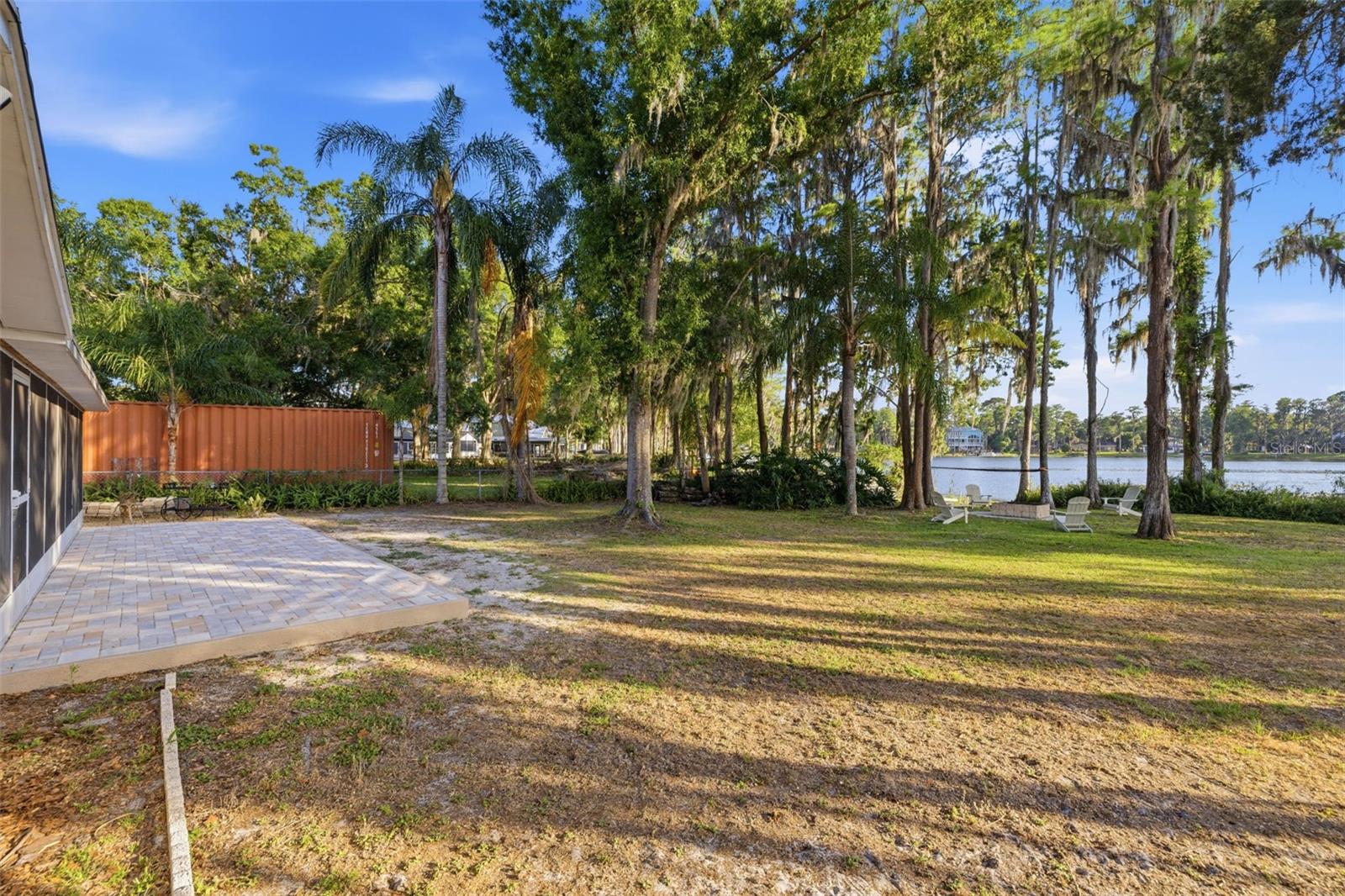 LAKE MINEOLA - Residential