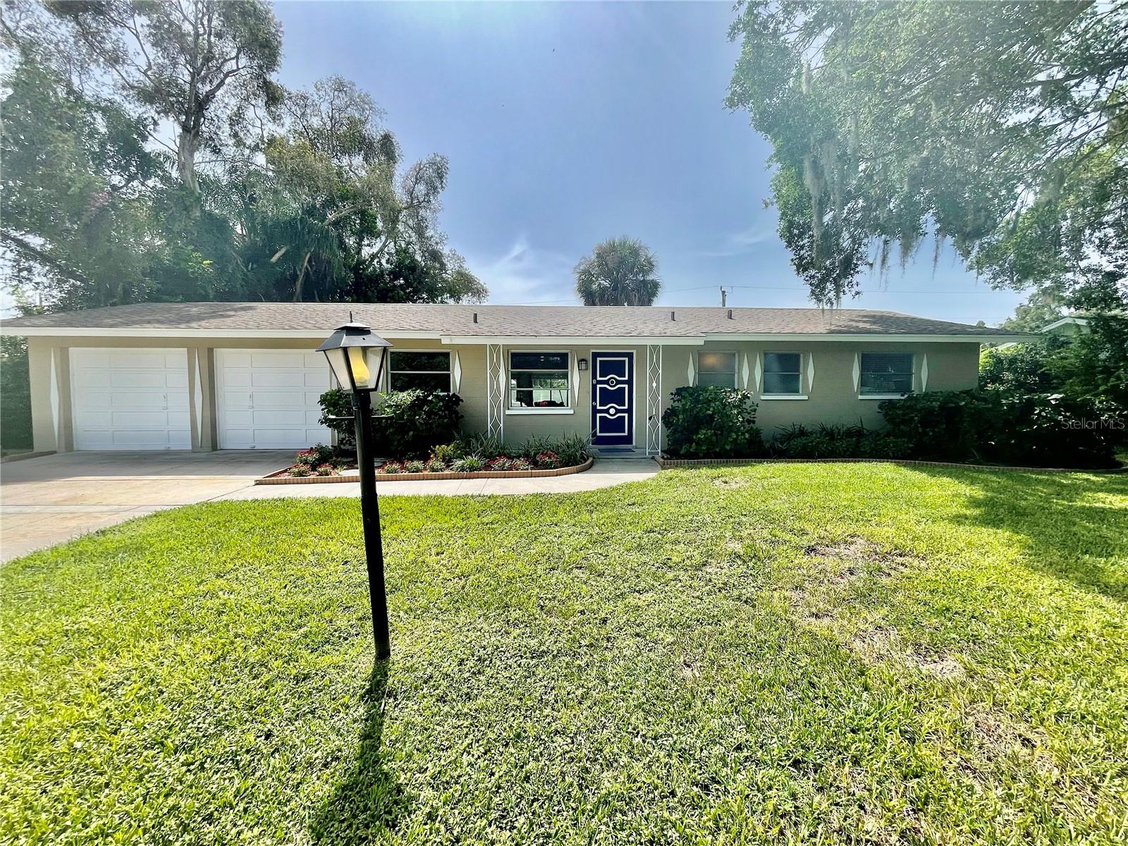 Beautifully updated 3 bedroom, 2 bath Sarasota home - 4 miles from award winning Siesta Key Beach and close to active downtown Sarasota. Enjoy the spacious living space, multiple sitting areas with patio doors leading out to a fully fenced backyard. Cook and enjoy your dinner at the beautiful dining table or have a bit to eat on the screened in patio. This home features 1 king bedroom with master shower bath, 2 queen bedrooms and a hall bath with a tub/shower combination. Let this home be your Sarasota oasis of tranquility.