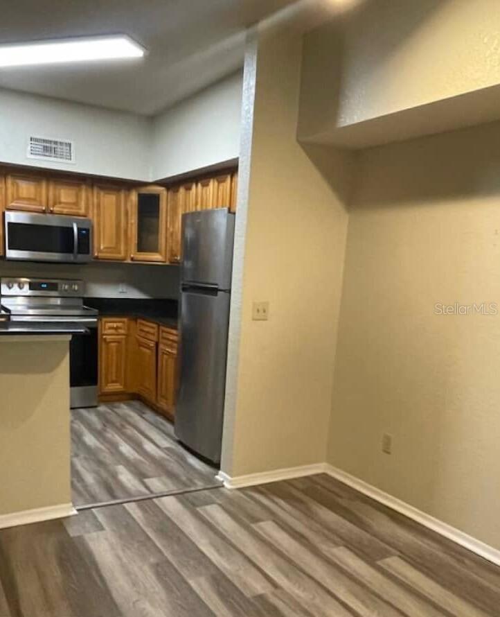 824 CAMARGO WAY 106