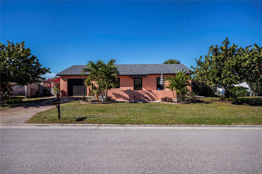 Photo of 443 Belmont Avenue, Venice, FL 34293 (MLS # N6141890)
