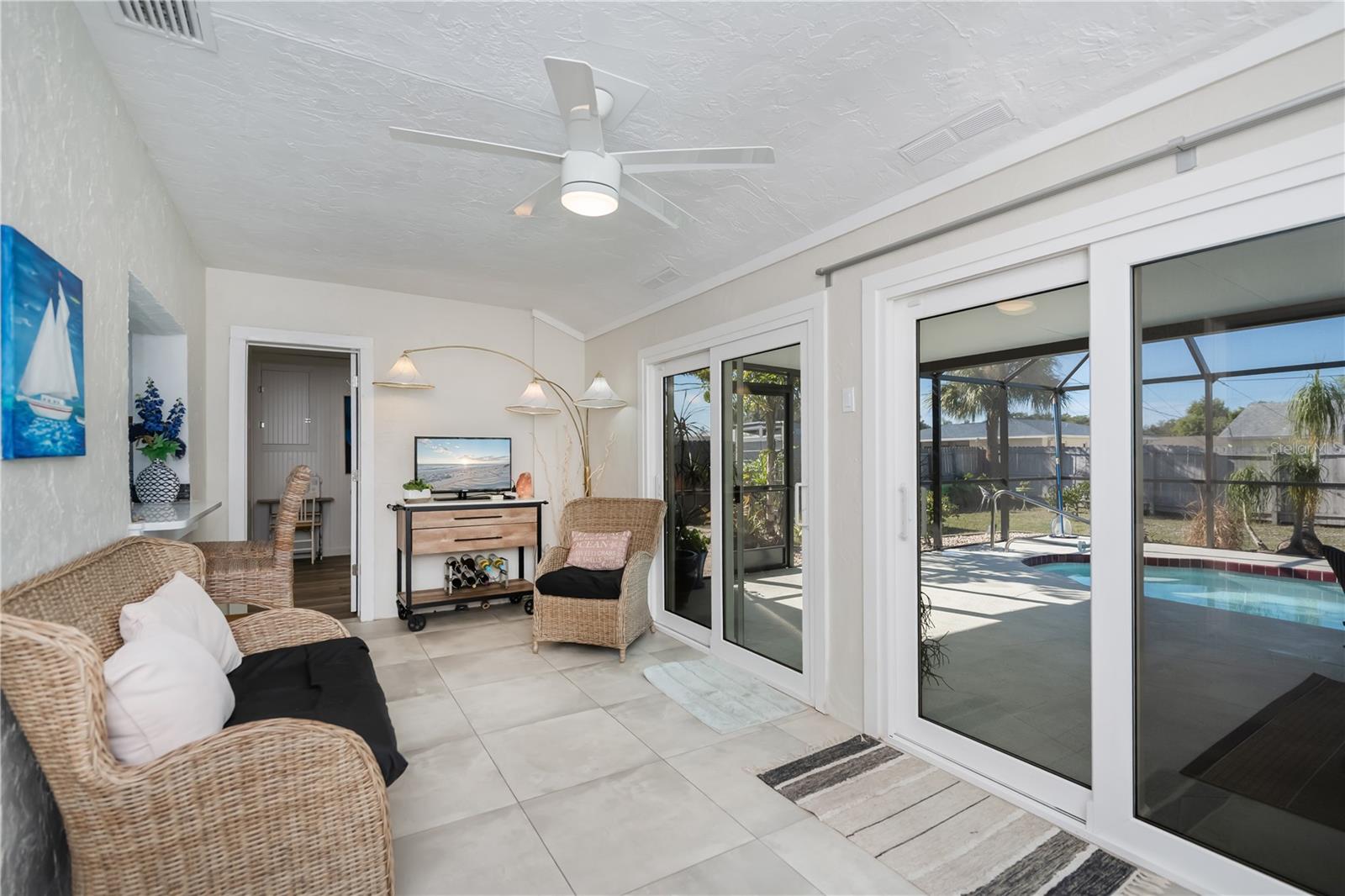 VENICE EAST 6TH ADD - Residential