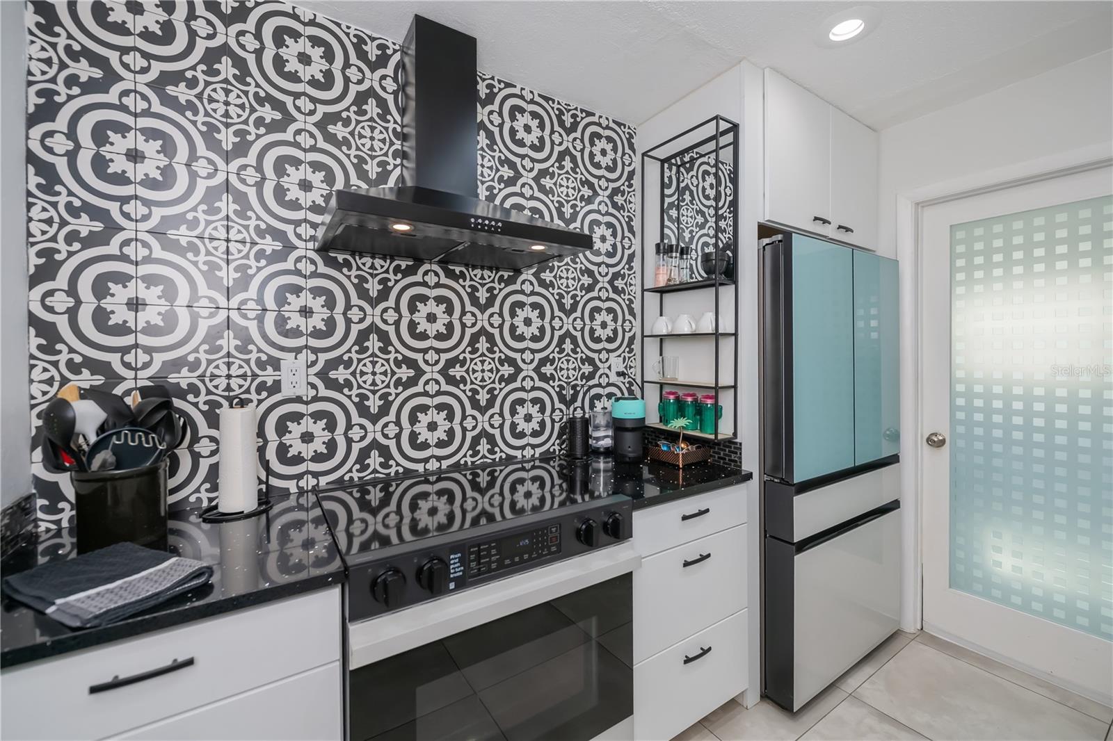 VENICE EAST 6TH ADD - Residential