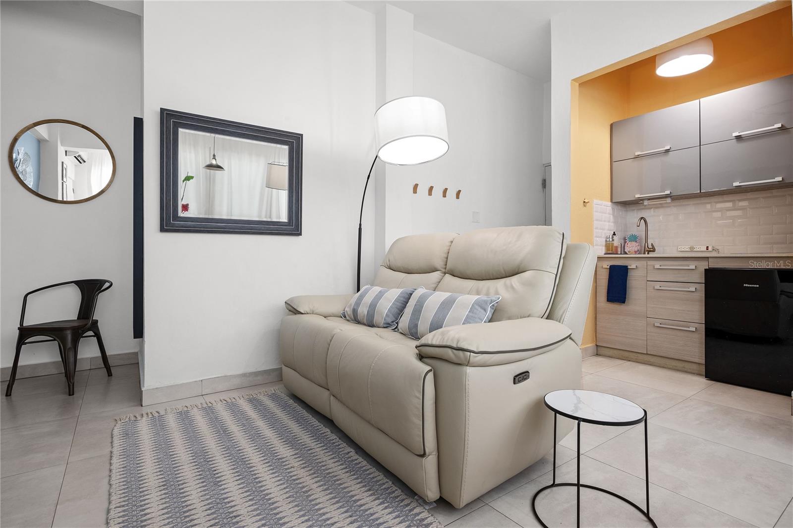 1102 Avenida Magdalena CONDADO CENTER 3F