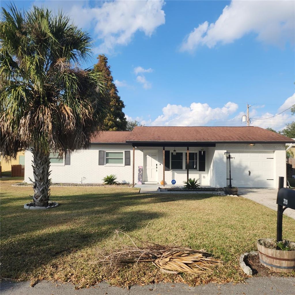 Photo of 319 Faye Circle N, Lakeland, FL 33813 (MLS # TB8451342)