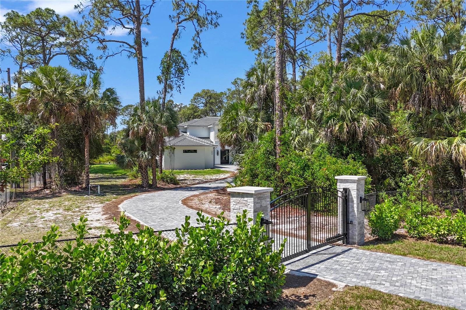 GOLDEN GATE ESTATES - Residential