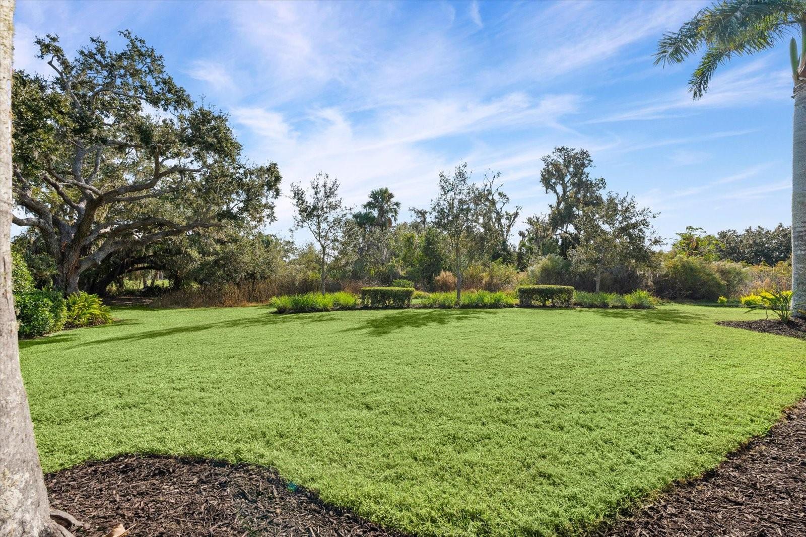 FOUNDERS CLUB - Residential