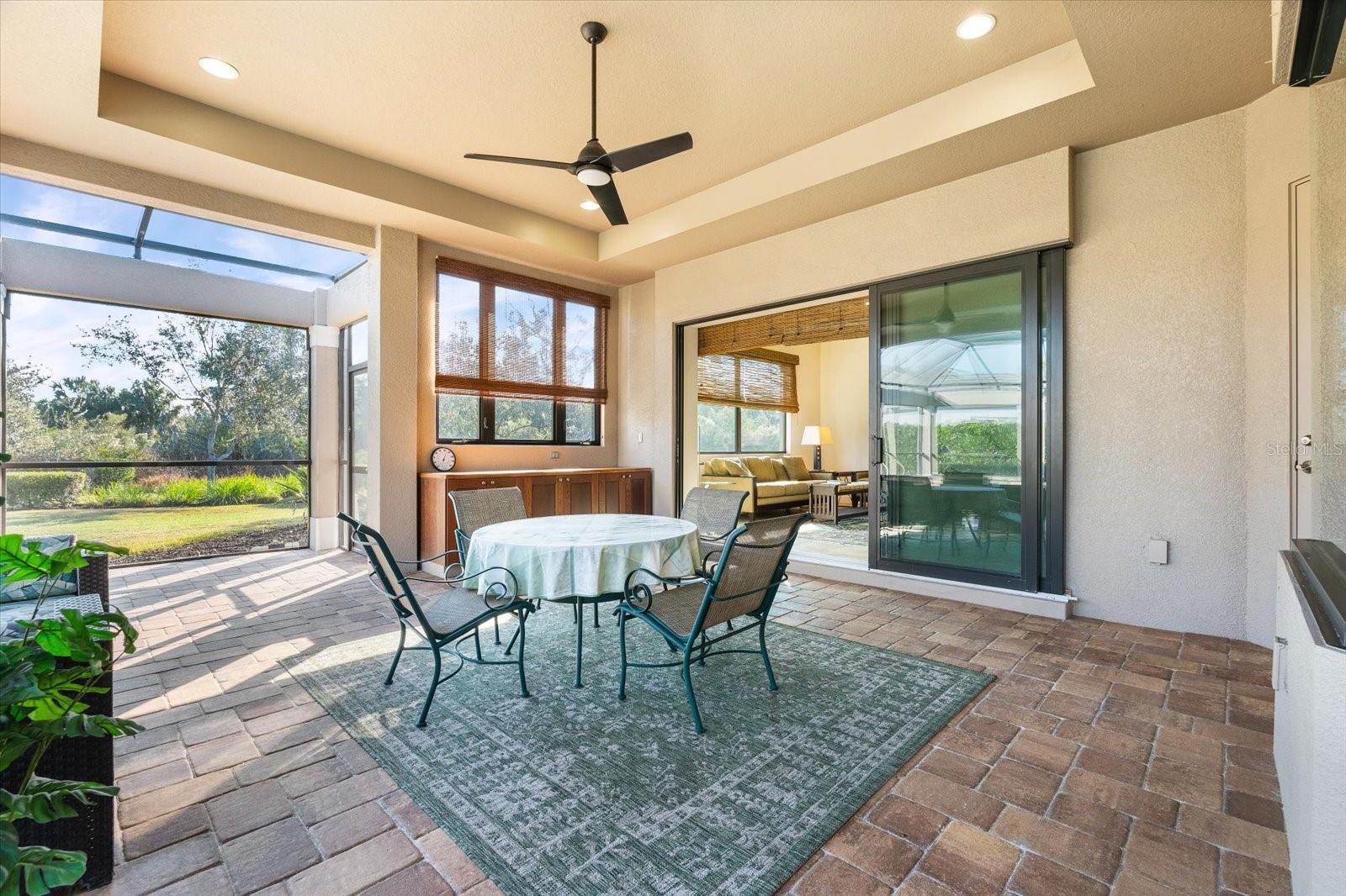 FOUNDERS CLUB - Residential