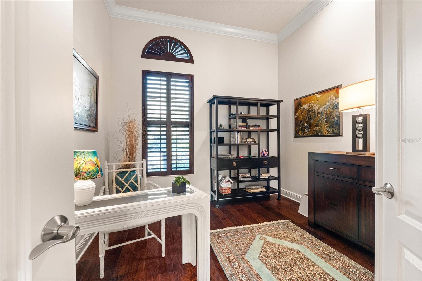 FOUNDERS CLUB - Residential