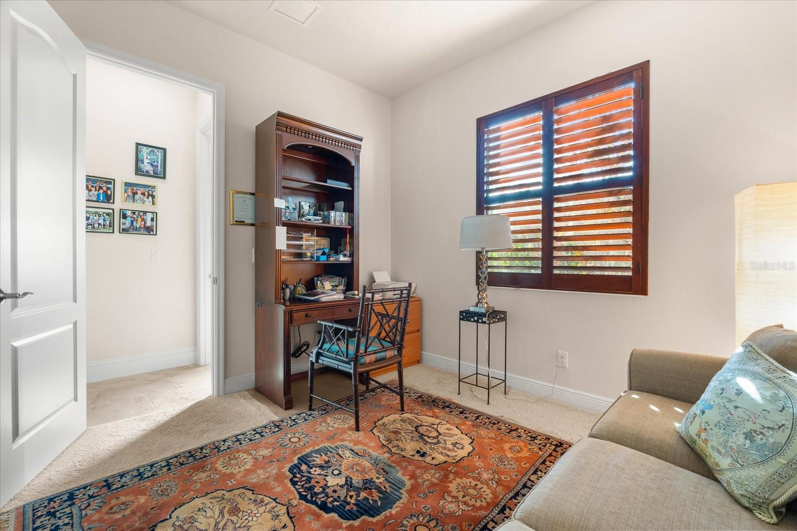 FOUNDERS CLUB - Residential