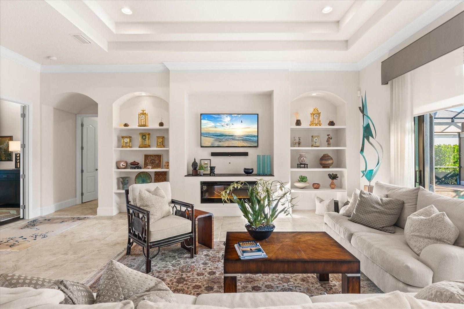 FOUNDERS CLUB - Residential