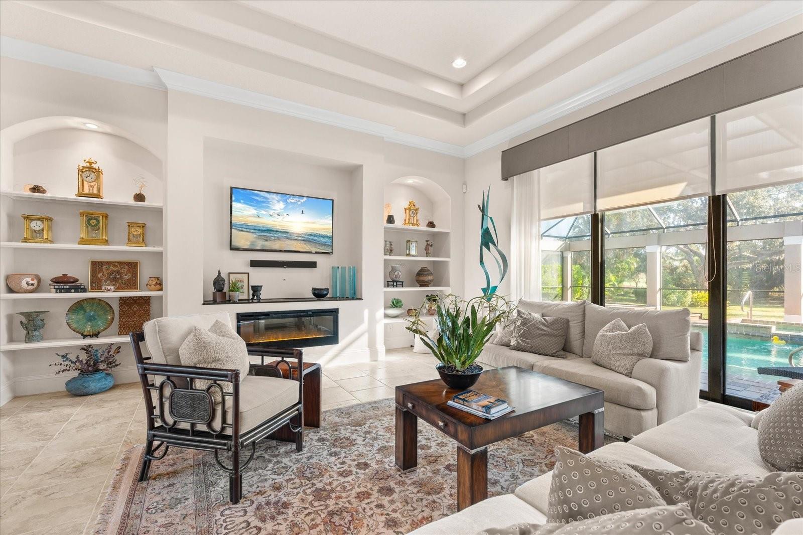 FOUNDERS CLUB - Residential