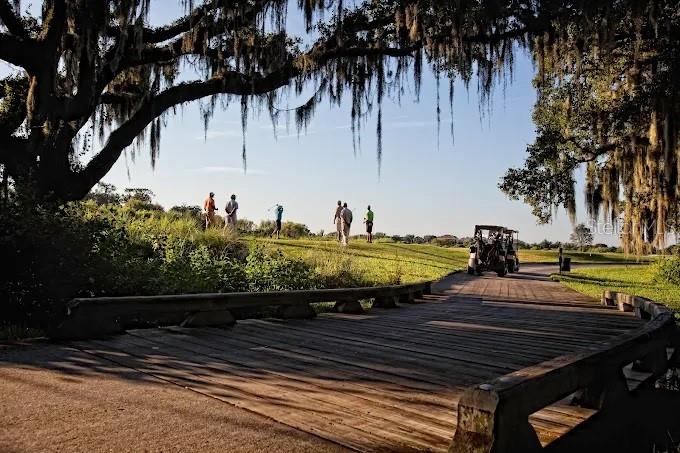 FOUNDERS CLUB - Residential