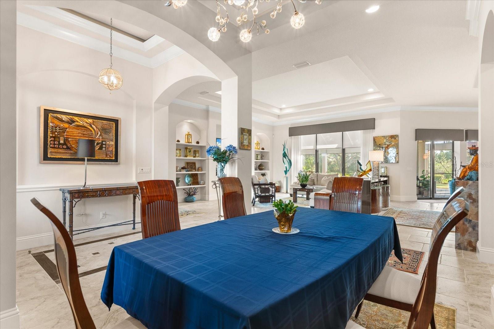 FOUNDERS CLUB - Residential