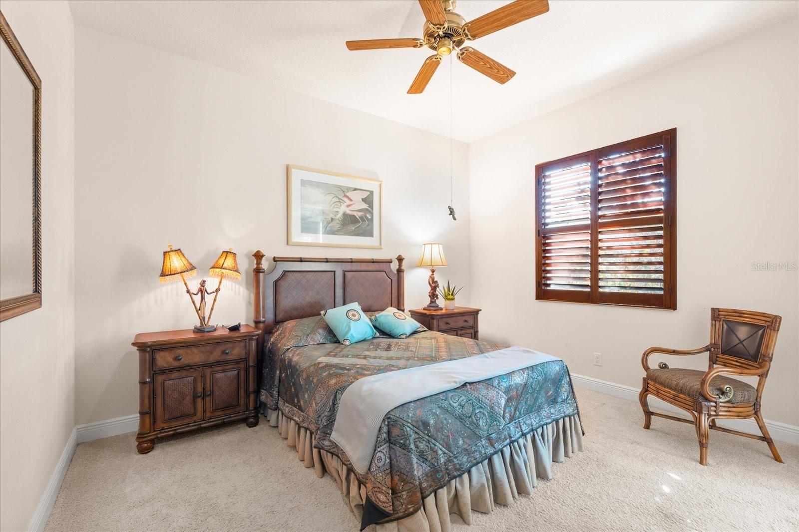 FOUNDERS CLUB - Residential