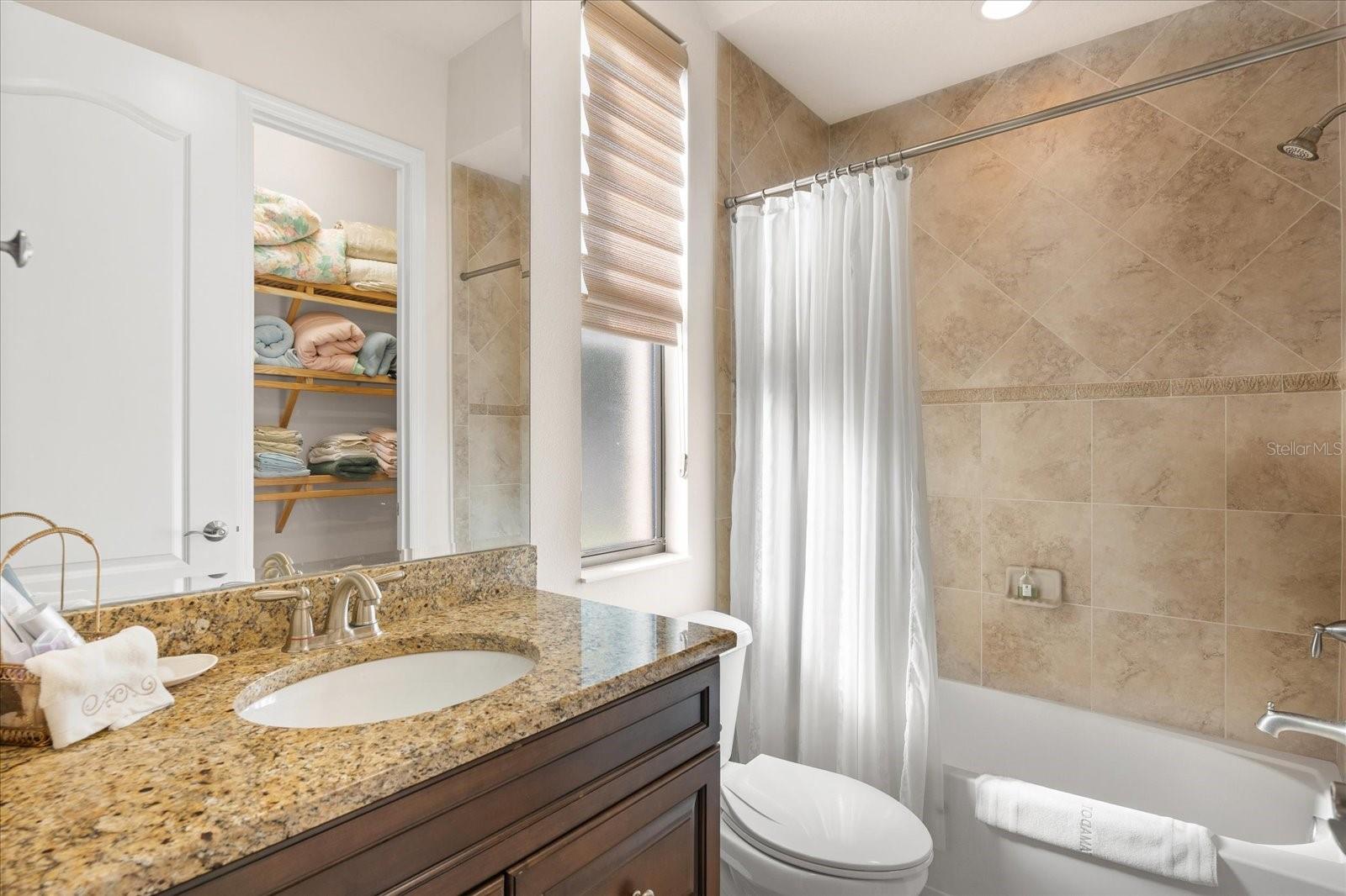 FOUNDERS CLUB - Residential