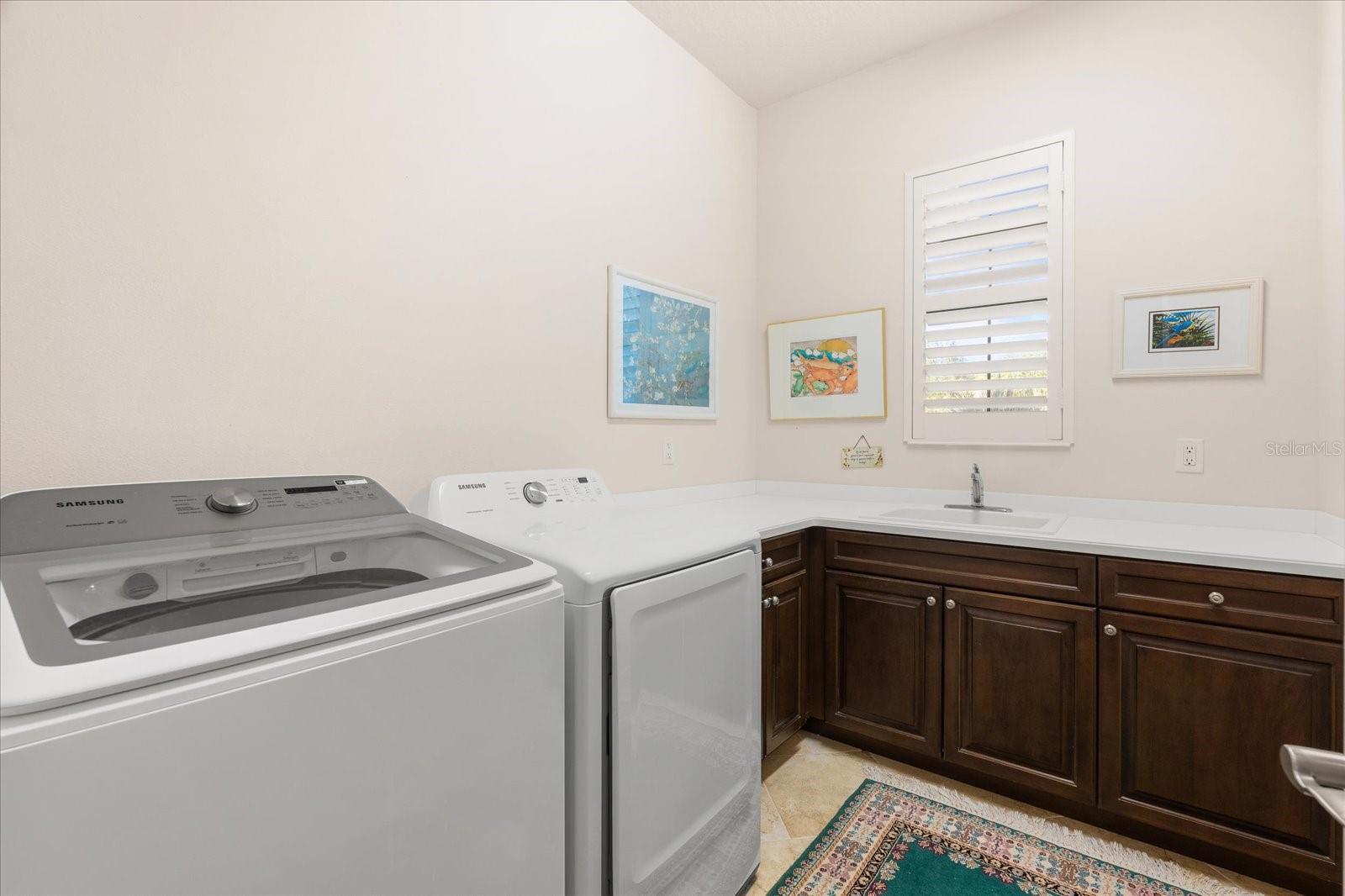 FOUNDERS CLUB - Residential