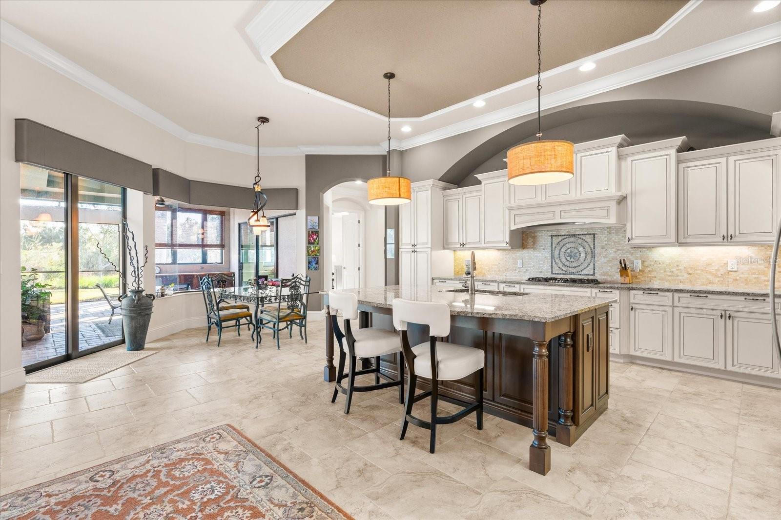 FOUNDERS CLUB - Residential