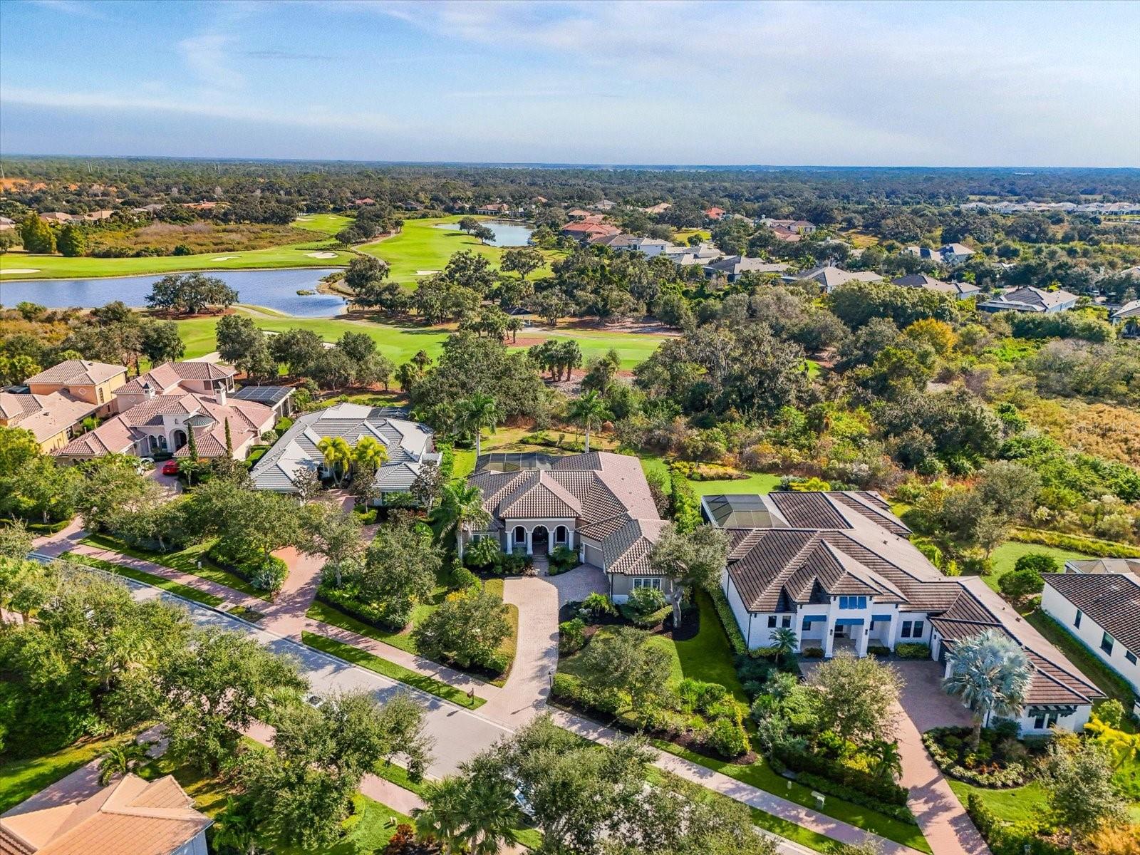 FOUNDERS CLUB - Residential