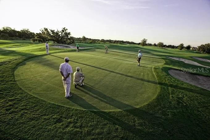 FOUNDERS CLUB - Residential