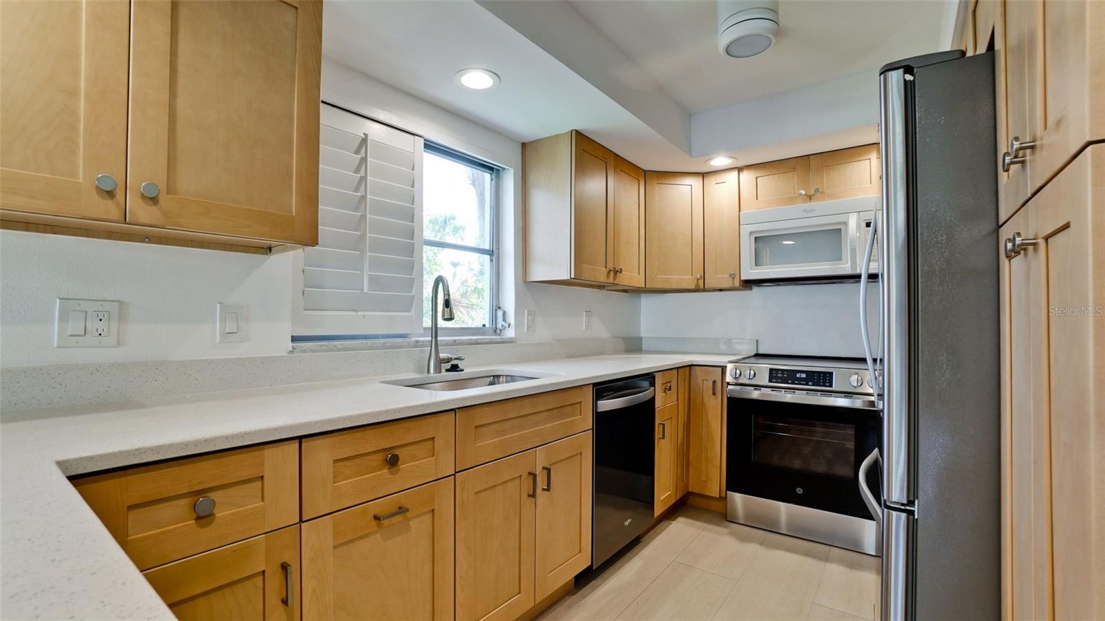 WHITNEY BEACH - Residential