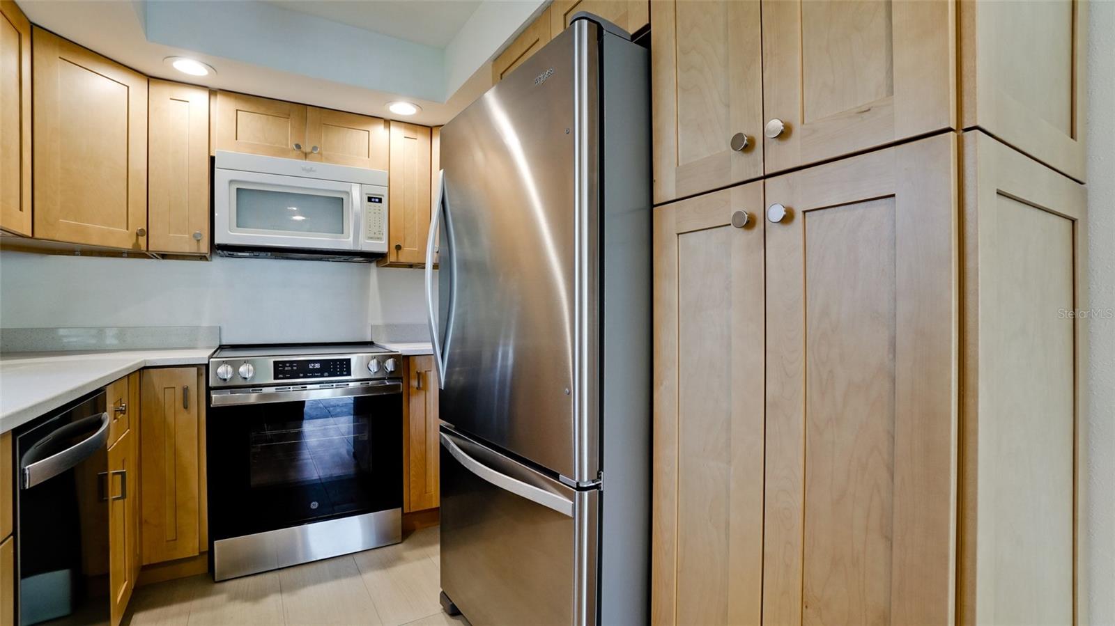 WHITNEY BEACH - Residential