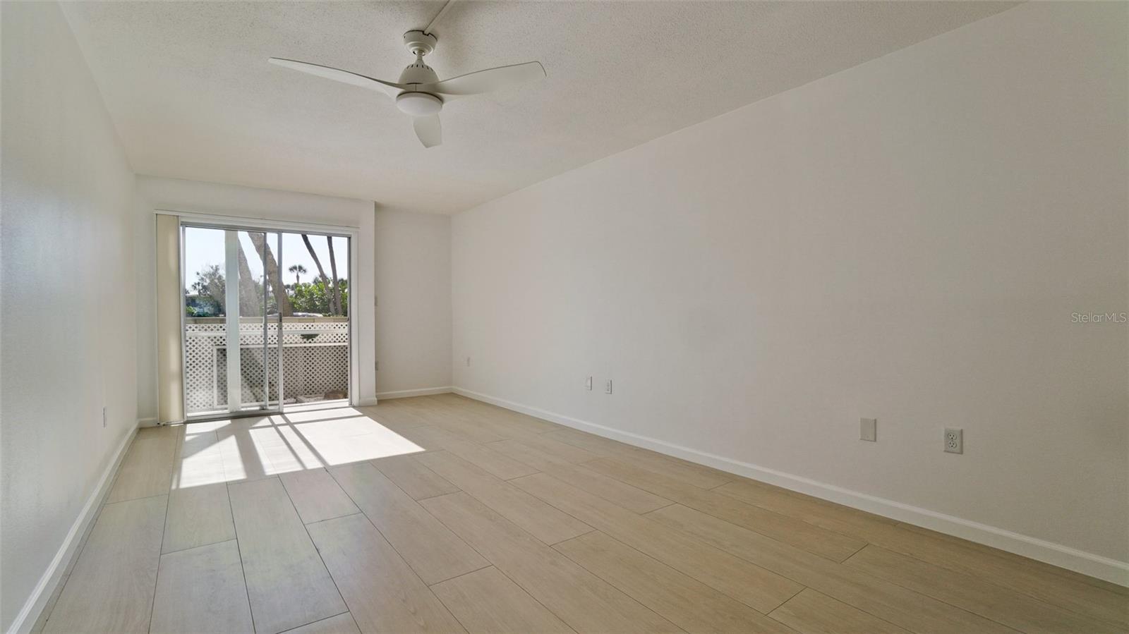 WHITNEY BEACH - Residential