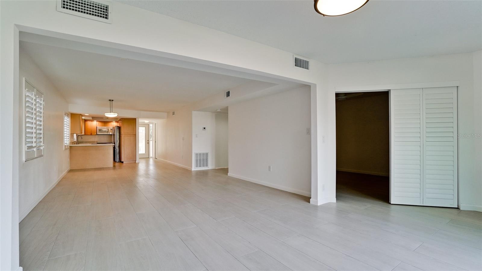 WHITNEY BEACH - Residential