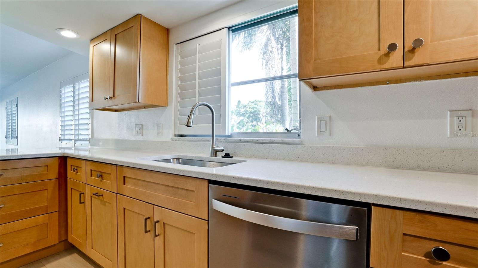 WHITNEY BEACH - Residential