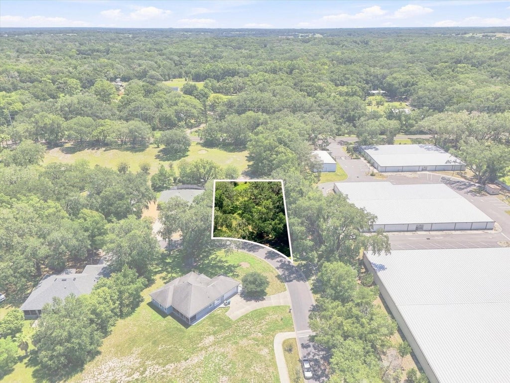 Photo of 512 Dowling Circle, Lady Lake, FL 32159 (MLS # O6433416)