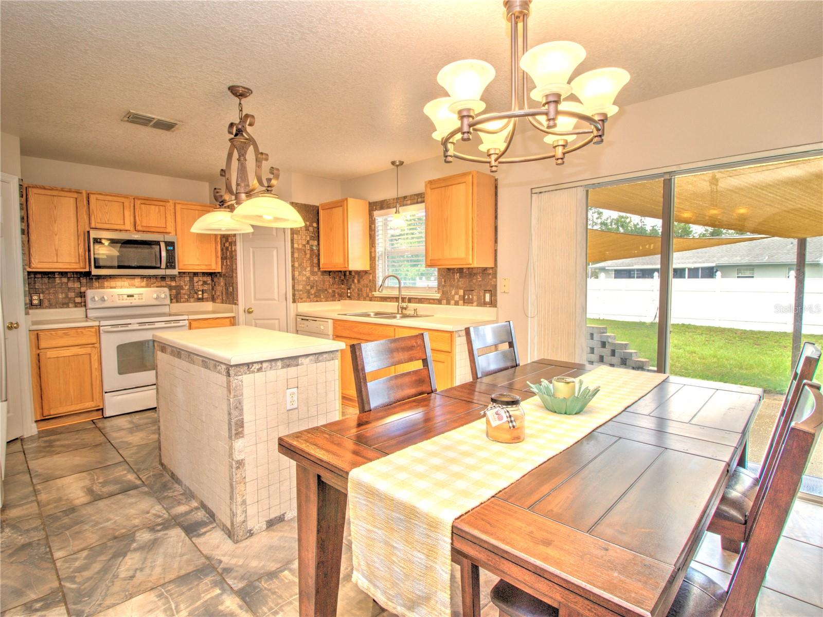 SILVER SPRINGS SHORES - Residential