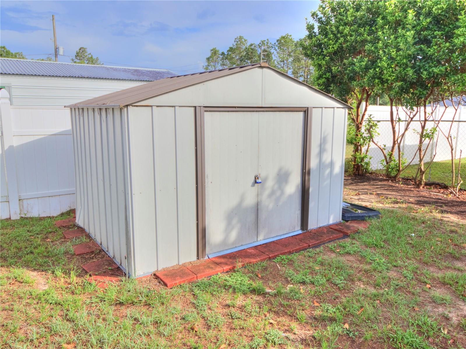 SILVER SPRINGS SHORES - Residential