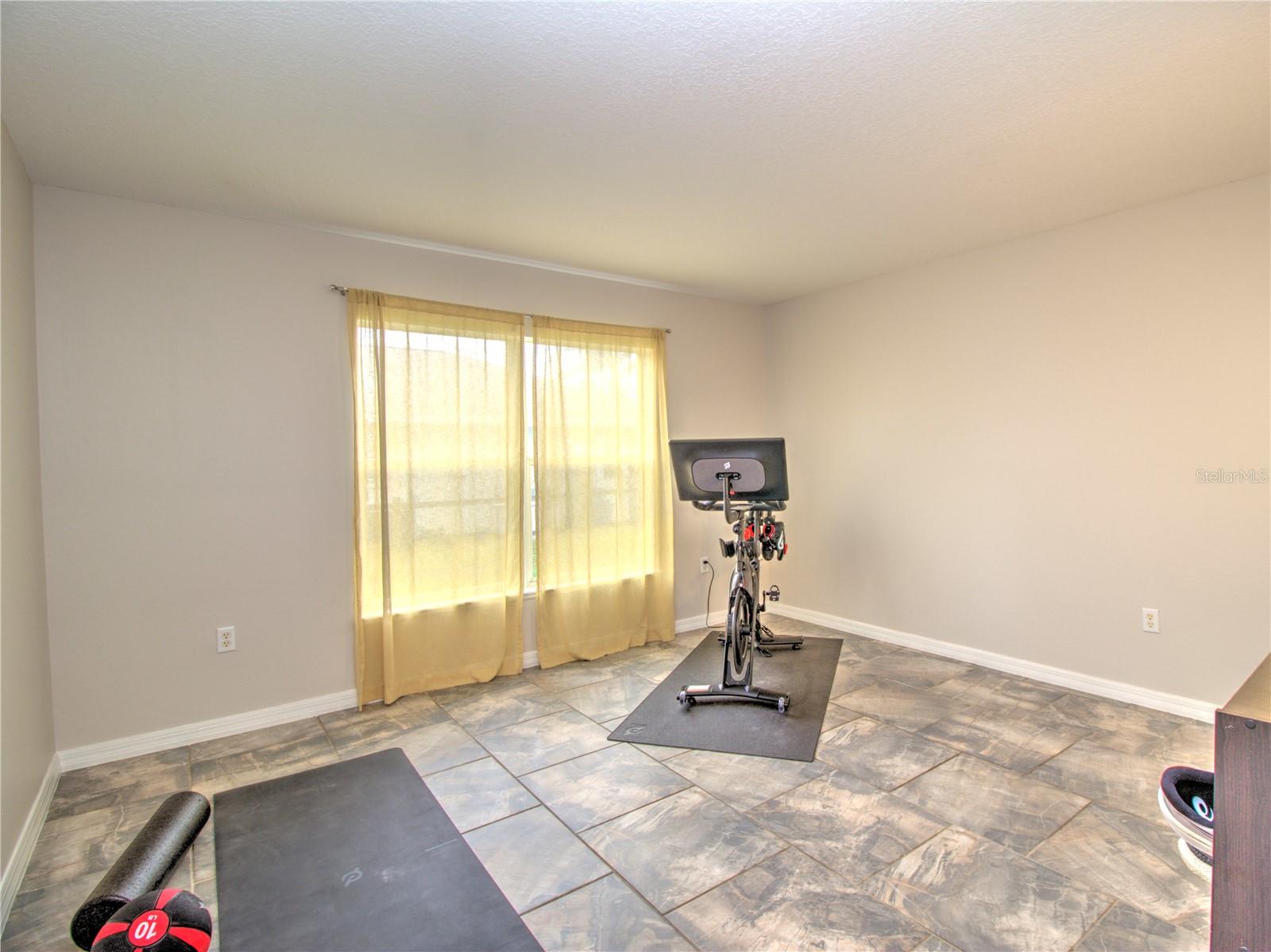 SILVER SPRINGS SHORES - Residential