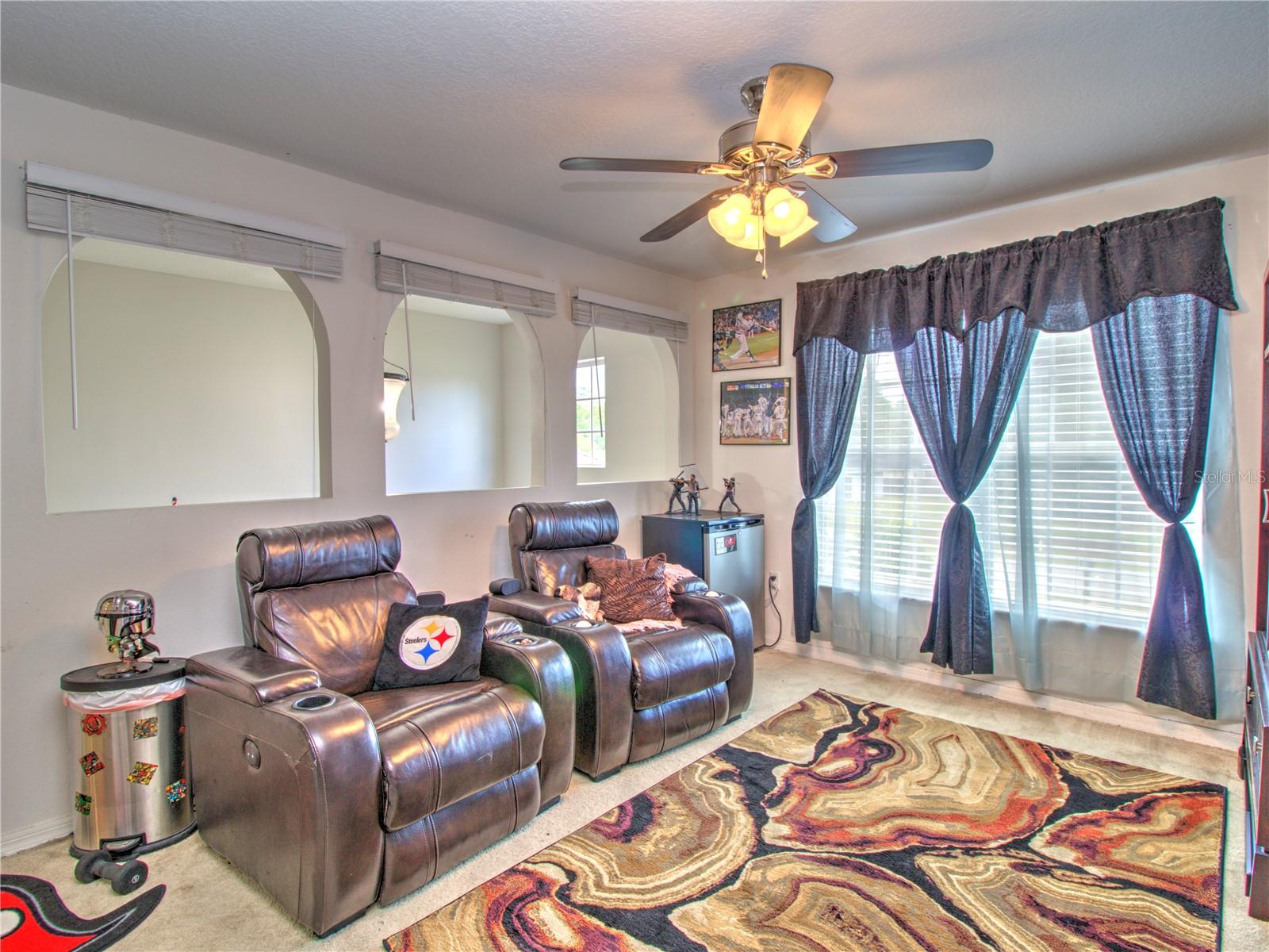 SILVER SPRINGS SHORES - Residential