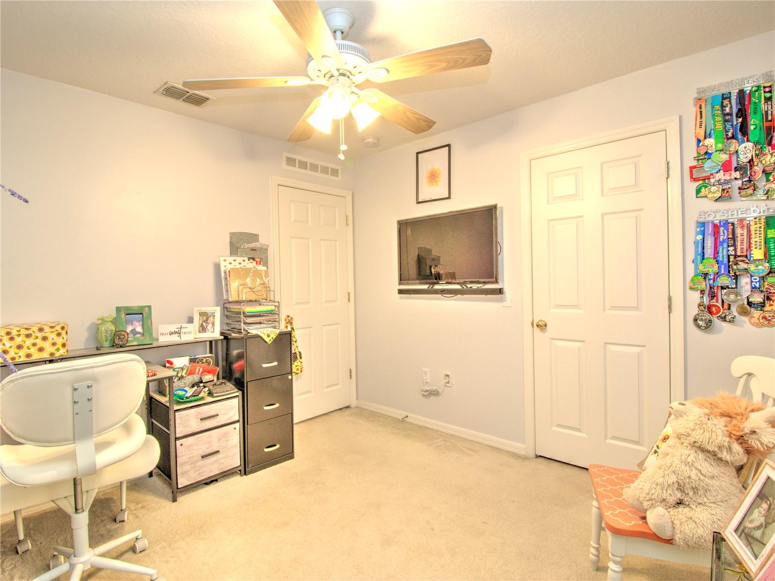SILVER SPRINGS SHORES - Residential
