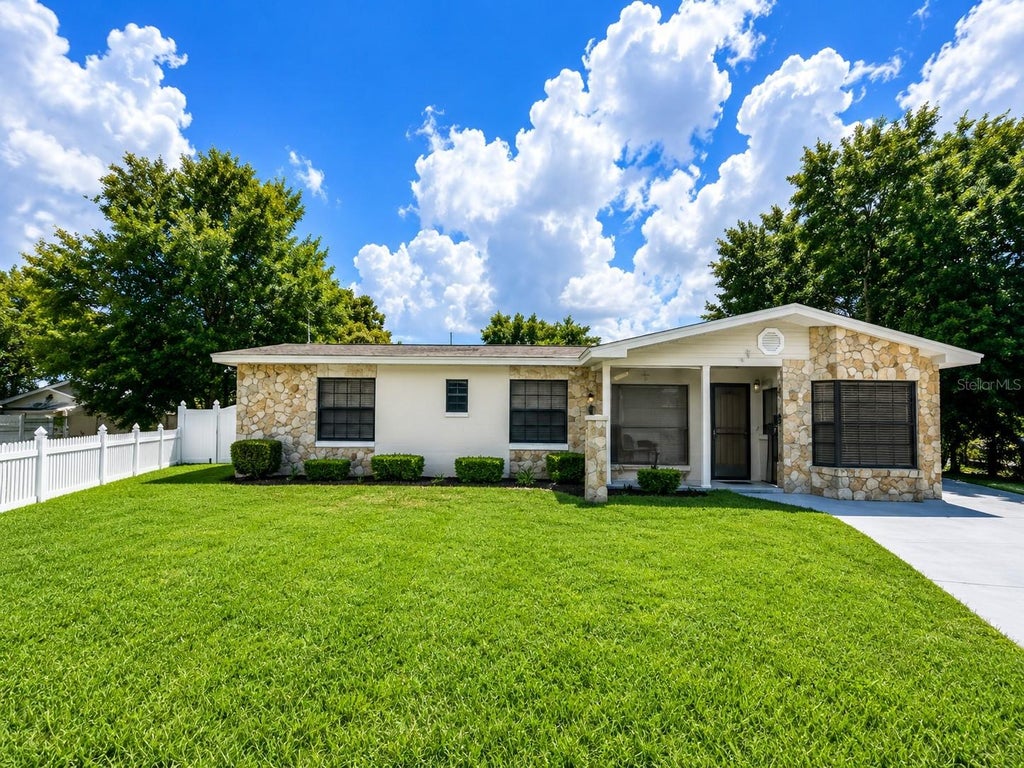 Photo of 632 Mays Court, Orlando, FL 32805 (MLS # O6422121)