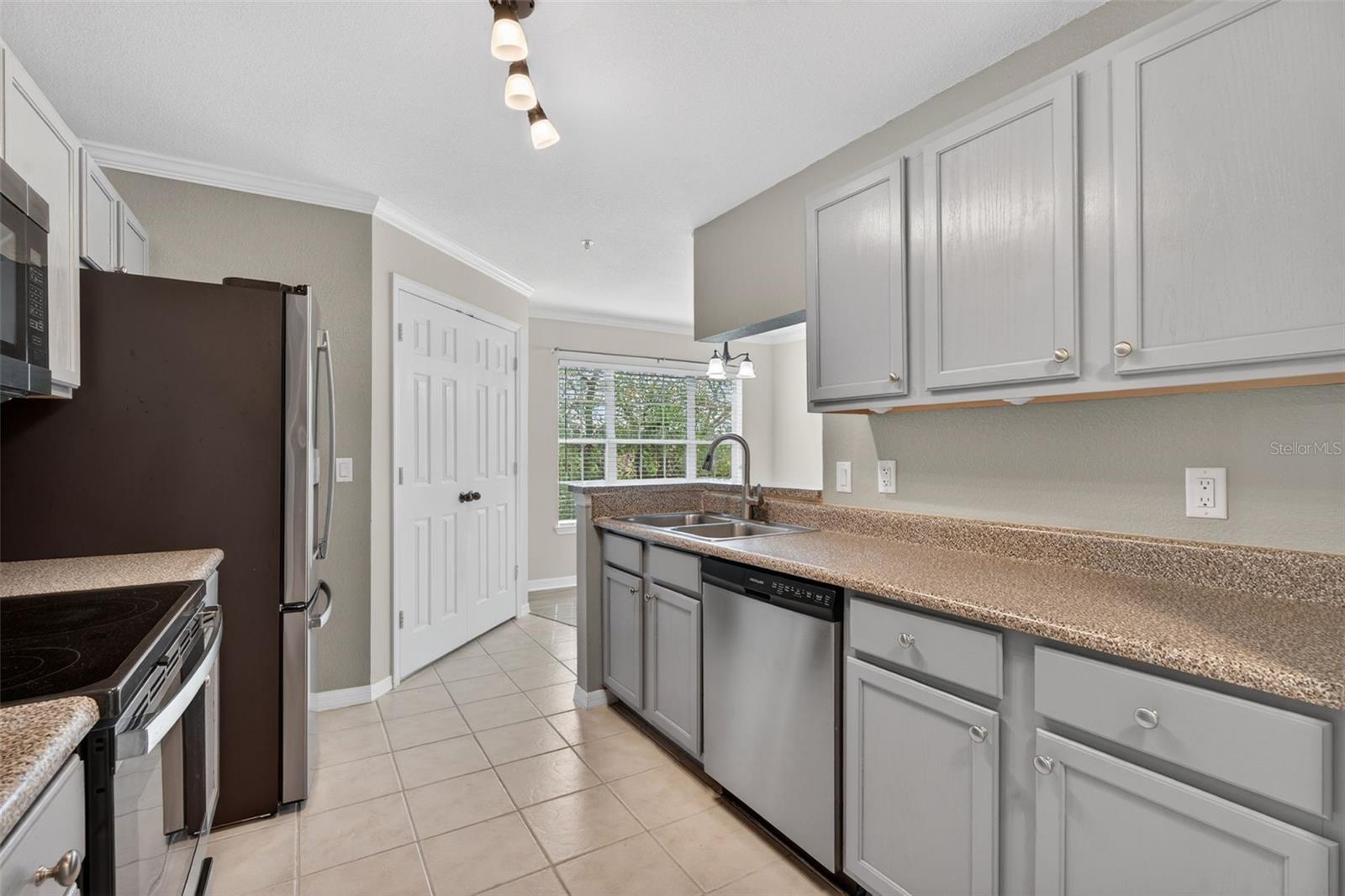 RESERVE AT PT MEADOWS CNDO - Residential