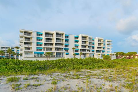 A home in LONGBOAT KEY