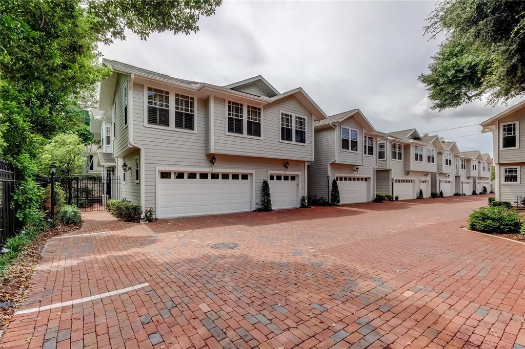 Photo of 2920 W El Prado Boulevard #13, Tampa, FL 33629 (MLS # TB8423361)